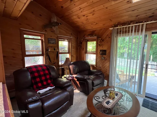 $2,350 | 35 Meadow Rue Place, Malta, NY 12020