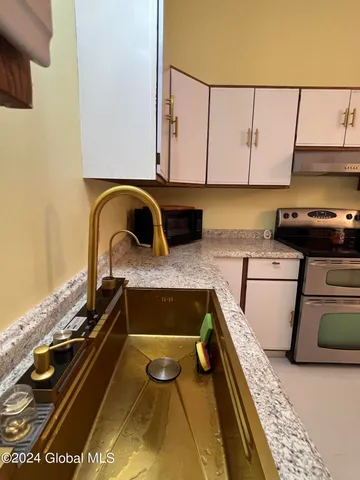 $2,350 | 35 Meadow Rue Place, Malta, NY 12020