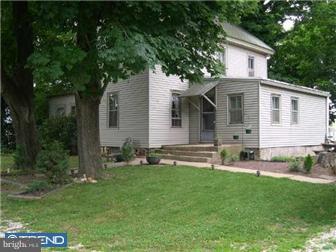 181 Walters Road Bridgeton, NJ 08302 - Photo 2 of 9 a front view of house with yard and green space