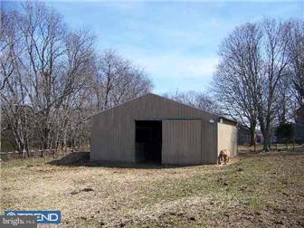 181 Walters Road Bridgeton, NJ 08302 - Photo 5 of 9 a backyard of a house