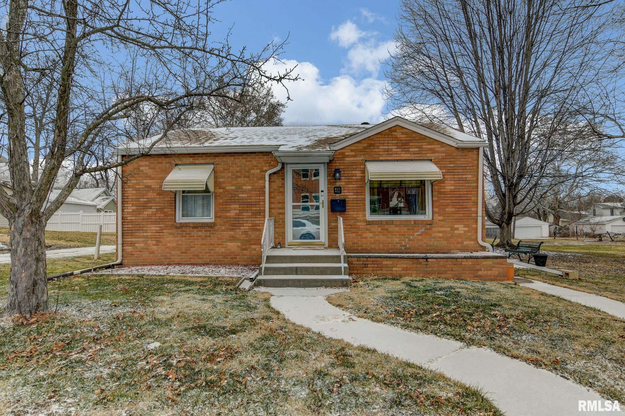 821 East Percy Avenue Springfield, IL 62702 - Photo 1 of 30 Gallery Image 1