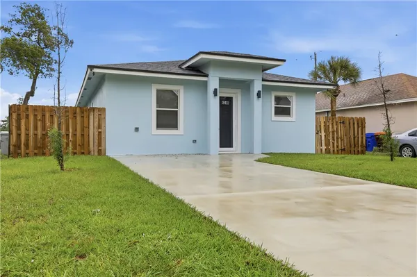 $2,200 | 4248 26th Avenue, Vero Beach, FL 32967