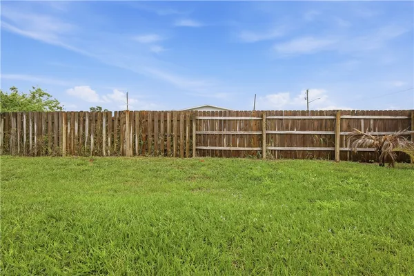 $2,200 | 4248 26th Avenue, Vero Beach, FL 32967