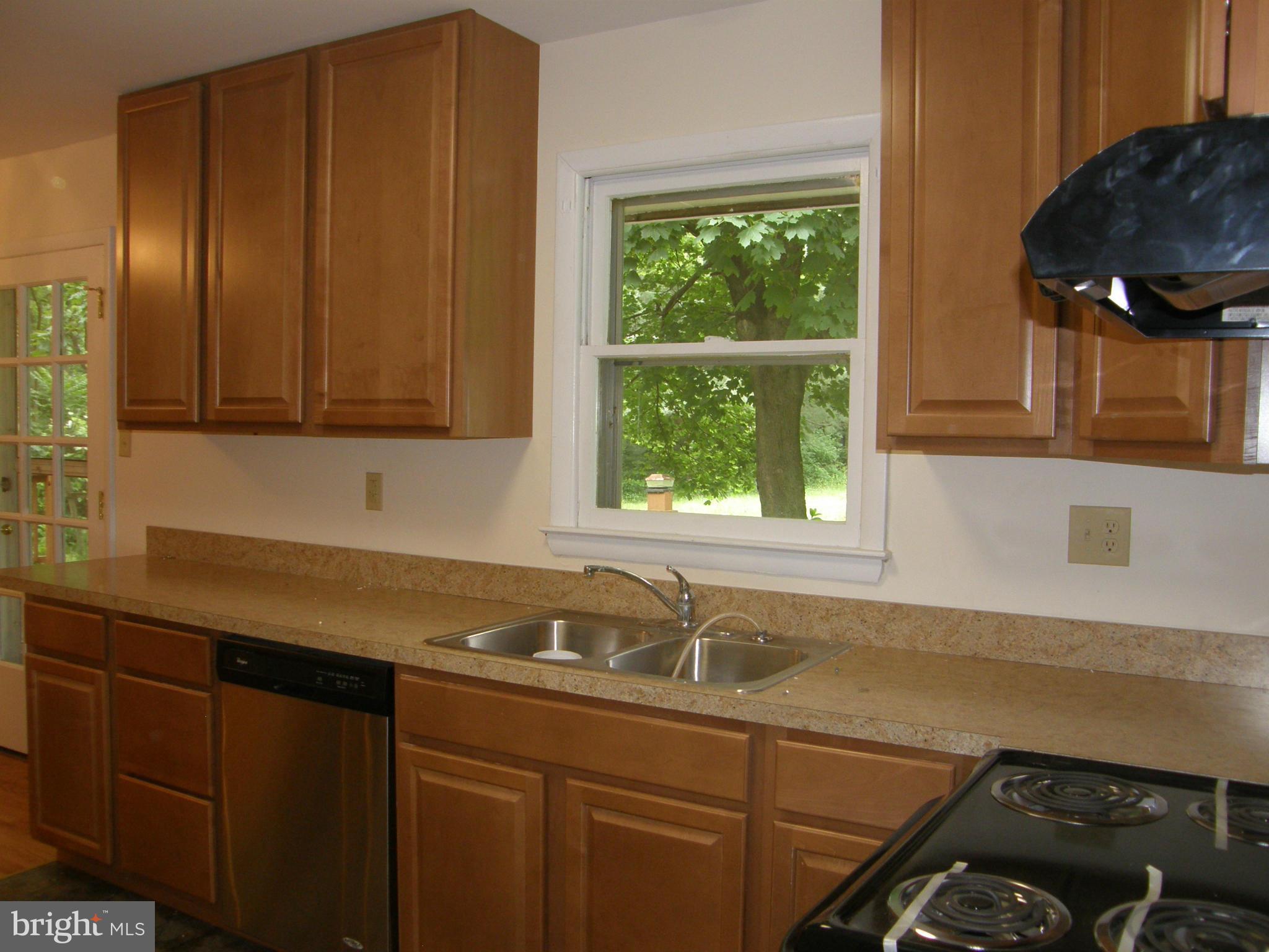 15305 Clear Spring Road Williamsport, MD 21795 - Photo 7 of 19 Kitchen