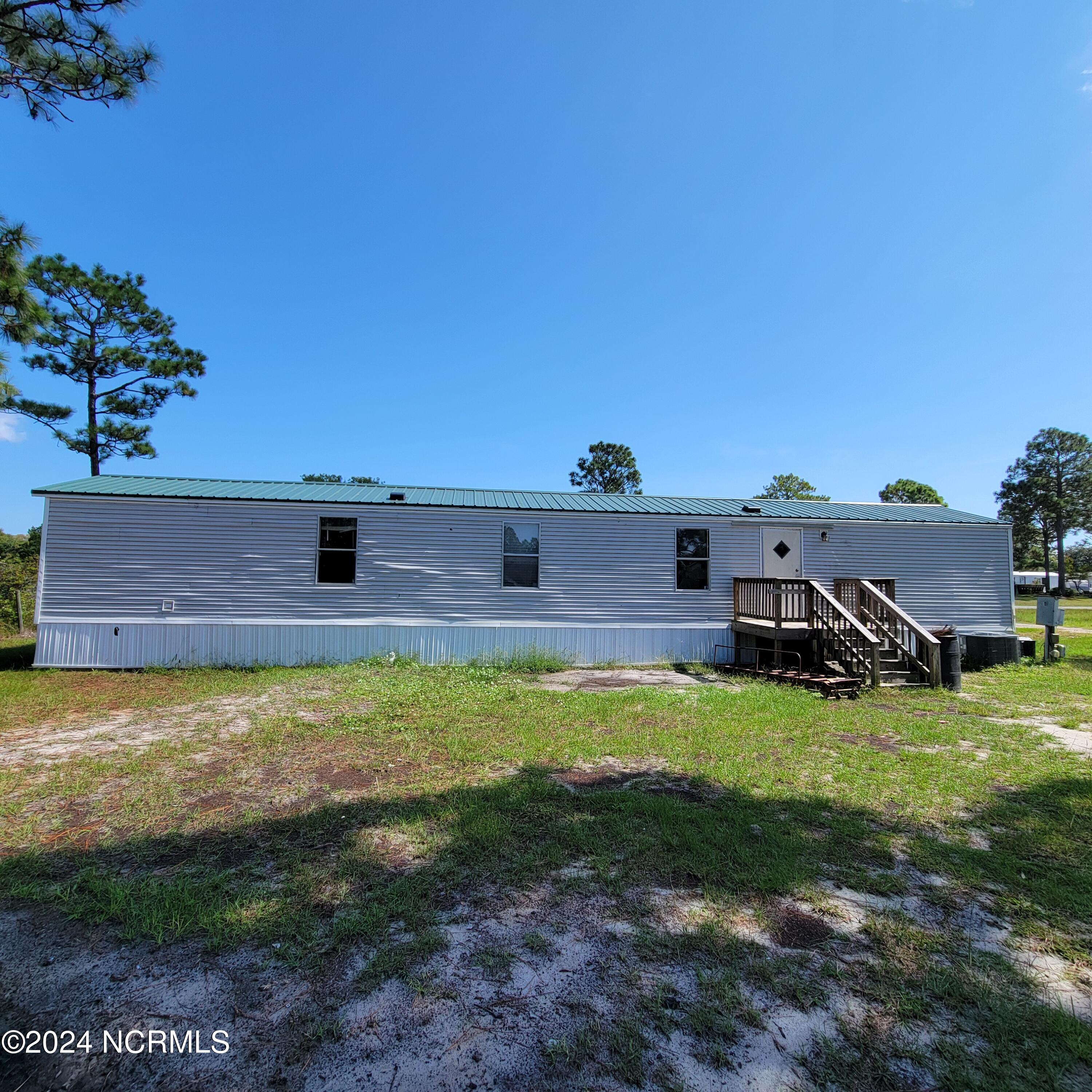 119 North Kings Street Hubert, NC 28539 - Photo 3 of 19 3