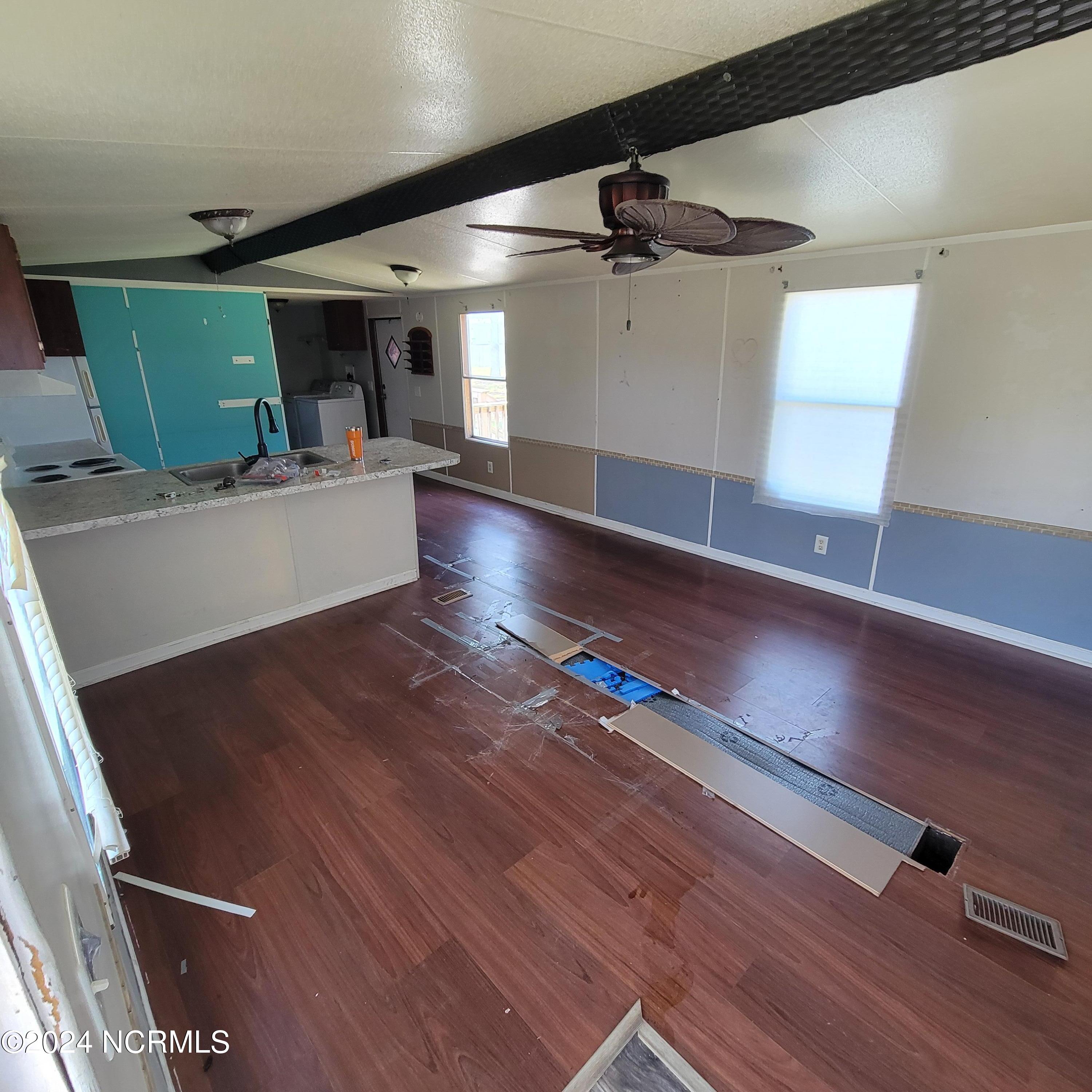 119 North Kings Street Hubert, NC 28539 - Photo 5 of 19 5