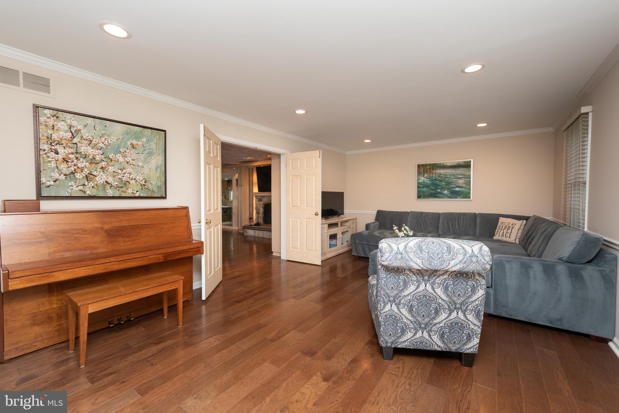 715 Signal Hill Road Dresher, PA 19025 - Photo 24 of 76 Living room