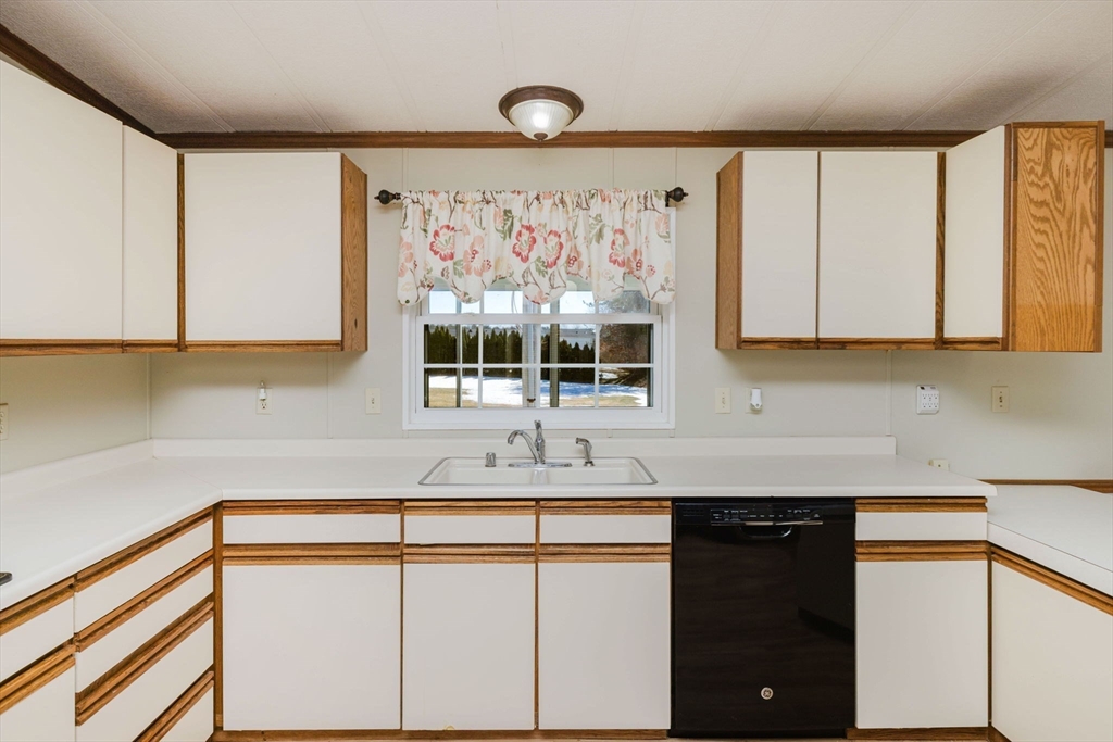 4 Emerald Place Raynham, MA 02767 - Photo 15 of 37