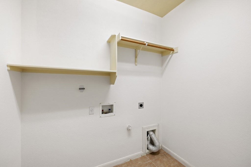 2617 Salorn Way Round Rock, TX 78681 - Photo 34 of 40 a view of bathroom