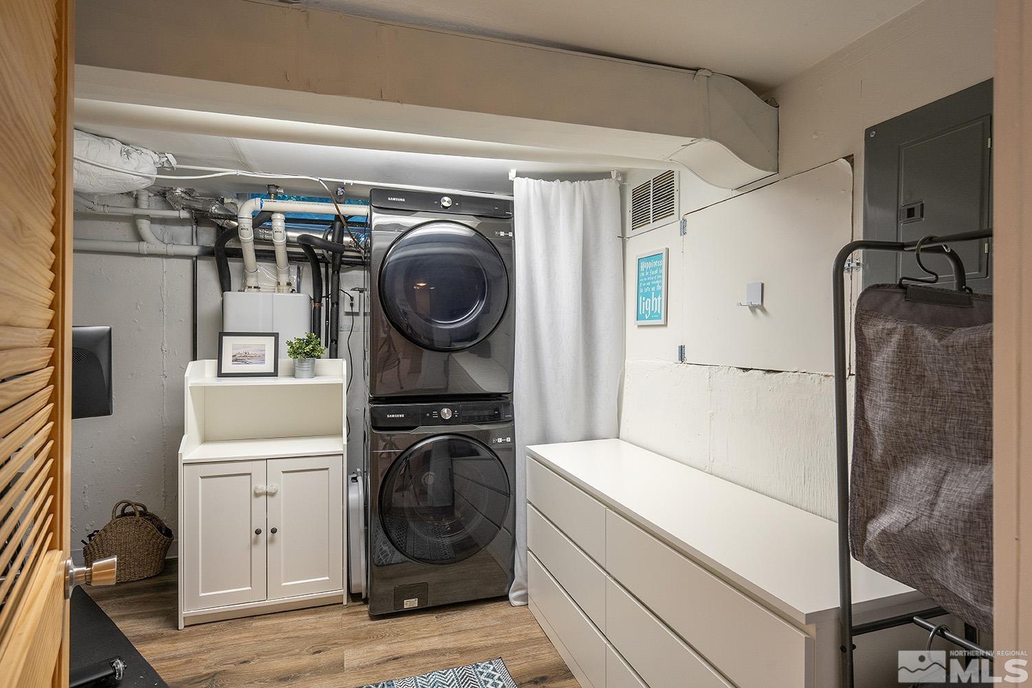 401 Brown Street Reno, NV 89509 - Photo 30 of 40 a utility room with dryer and washer