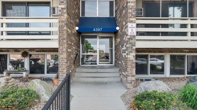 $229,900 | 4397 Wilshire Boulevard, Unit E305, Mound, MN 55364