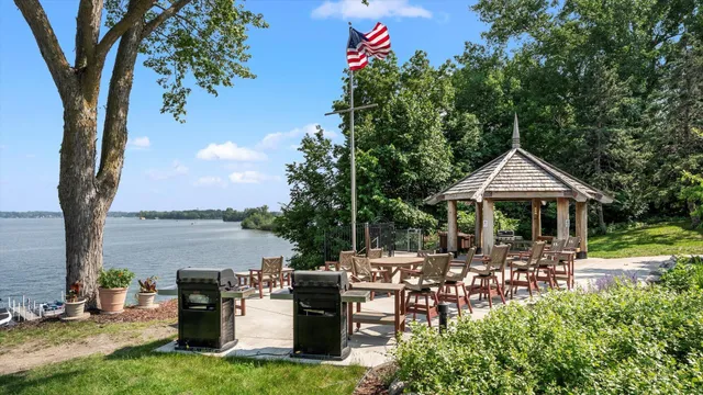 $229,900 | 4397 Wilshire Boulevard, Unit E305, Mound, MN 55364