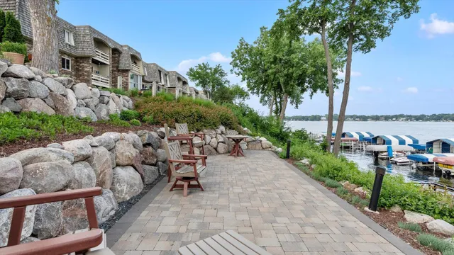 $229,900 | 4397 Wilshire Boulevard, Unit E305, Mound, MN 55364