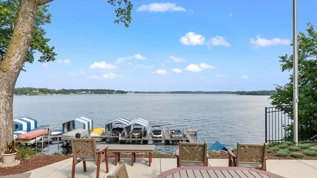 $229,900 | 4397 Wilshire Boulevard, Unit E305, Mound, MN 55364