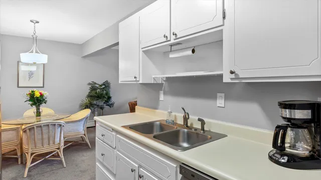 $229,900 | 4397 Wilshire Boulevard, Unit E305, Mound, MN 55364