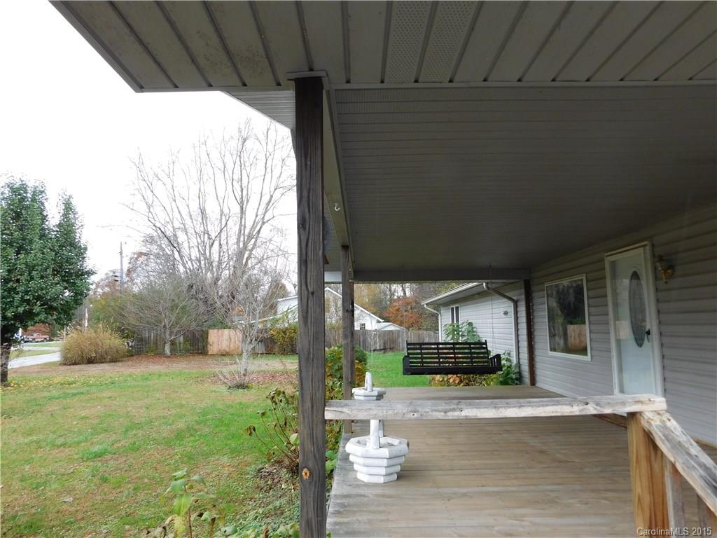 975 Calvert Road Brevard, NC 28712 - Photo 4 of 12 Gallery Image 4