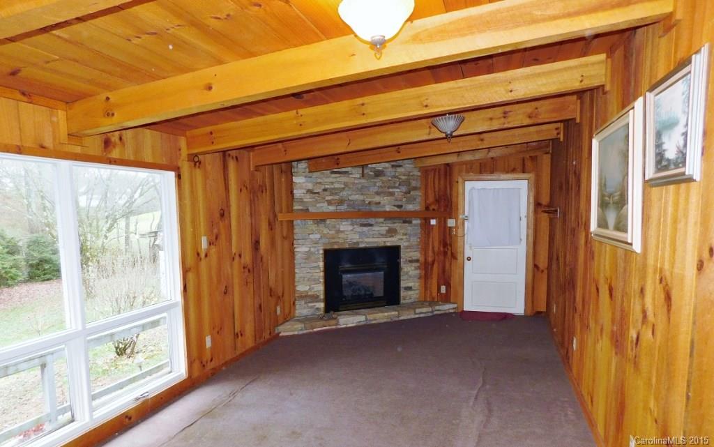 975 Calvert Road Brevard, NC 28712 - Photo 5 of 12 Gallery Image 5