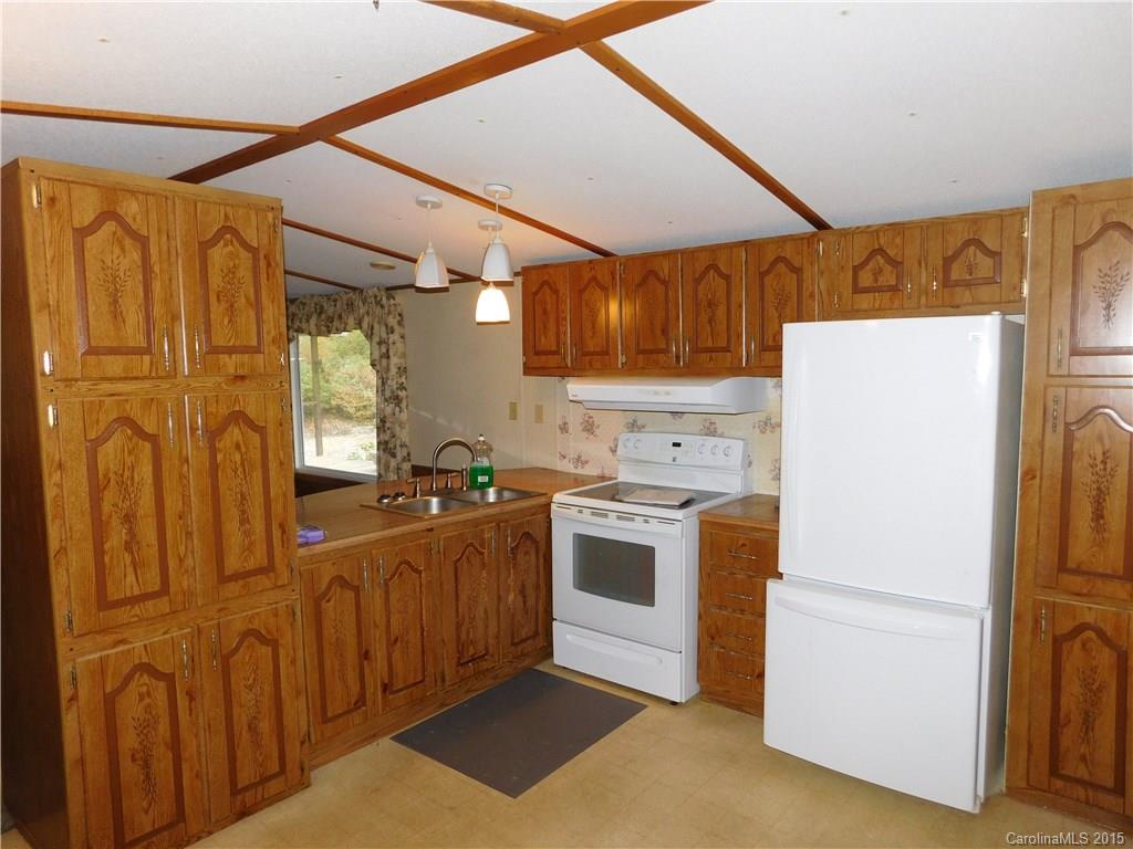 975 Calvert Road Brevard, NC 28712 - Photo 8 of 12 Gallery Image 8