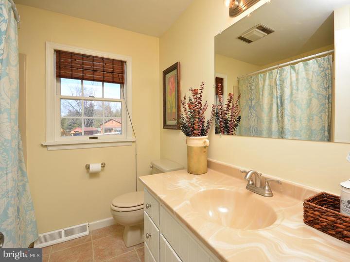 909 Font Road Glenmoore, PA 19343 - Photo 14 of 25 Gallery Image 14