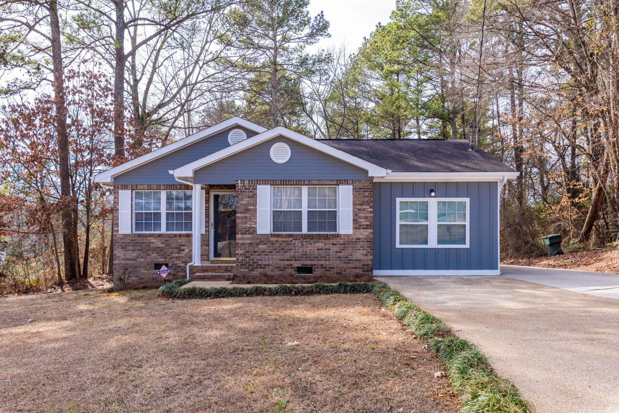5167 Irvin Road Chattanooga, TN 37416 - Photo 1 of 29 1-web-or-mls-DSC_1915