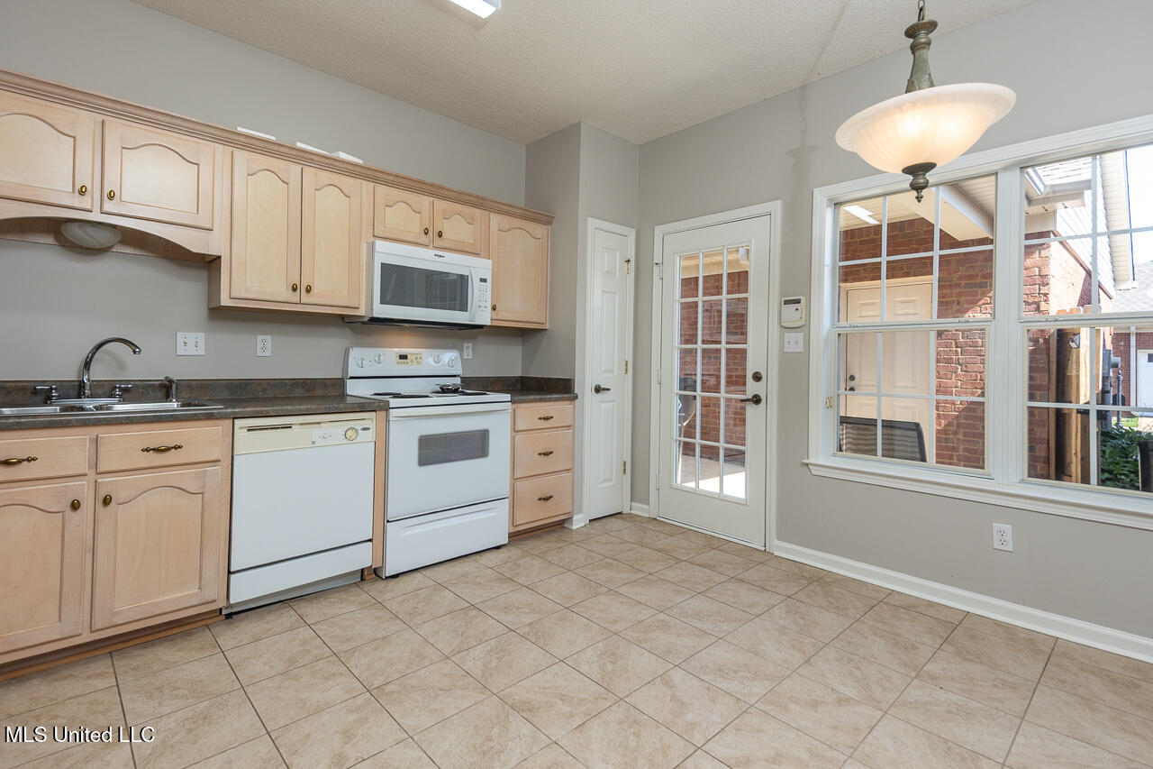 879 Cardinal Lane Hernando, MS 38632 - Photo 8 of 27 Cardinal-19-15