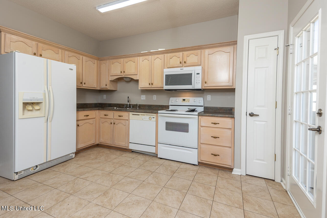 879 Cardinal Lane Hernando, MS 38632 - Photo 9 of 27 Cardinal-20-16