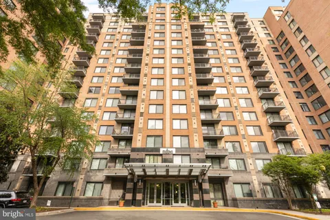 $399,000 | 2451 Midtown Avenue, Unit 501, Alexandria, VA 22303