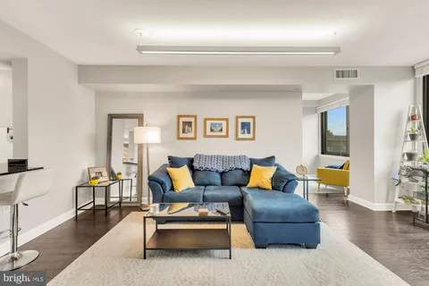 $399,000 | 2451 Midtown Avenue, Unit 501, Alexandria, VA 22303