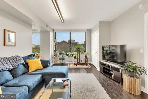 $399,000 | 2451 Midtown Avenue, Unit 501, Alexandria, VA 22303