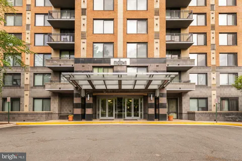 $399,000 | 2451 Midtown Avenue, Unit 501, Alexandria, VA 22303