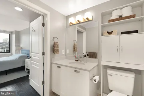 $399,000 | 2451 Midtown Avenue, Unit 501, Alexandria, VA 22303