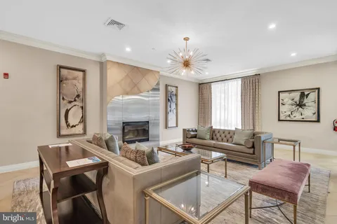 $399,000 | 2451 Midtown Avenue, Unit 501, Alexandria, VA 22303