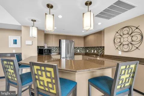 $399,000 | 2451 Midtown Avenue, Unit 501, Alexandria, VA 22303