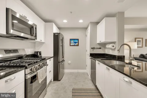 $399,000 | 2451 Midtown Avenue, Unit 501, Alexandria, VA 22303