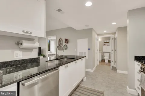 $399,000 | 2451 Midtown Avenue, Unit 501, Alexandria, VA 22303