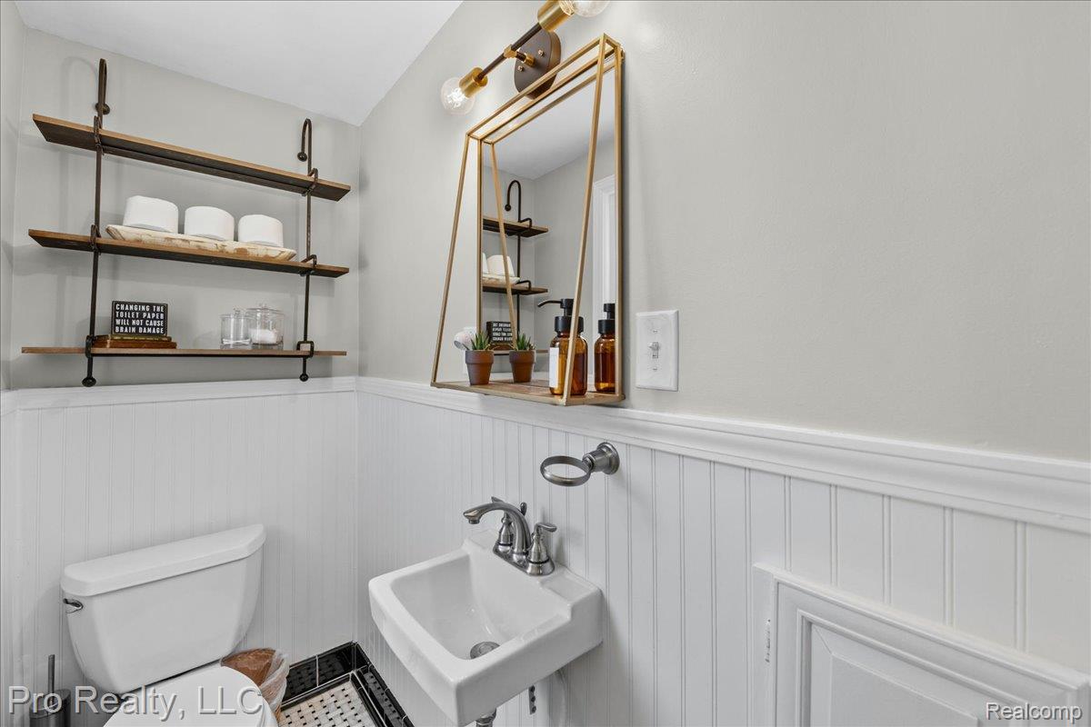 429 Roland Road Grosse Pointe, MI 48236 - Photo 24 of 34