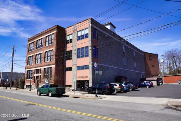 $1,800 | 9-15 Broad Street, Unit SUITE 402, Glens Falls, NY 12801