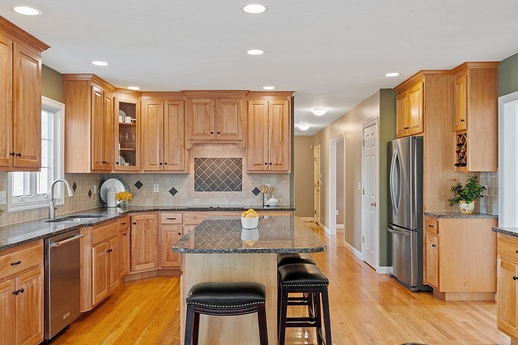 8 Autumn Ridge Road Berlin, MA 01503 - Photo 8 of 42 Gallery Image 8
