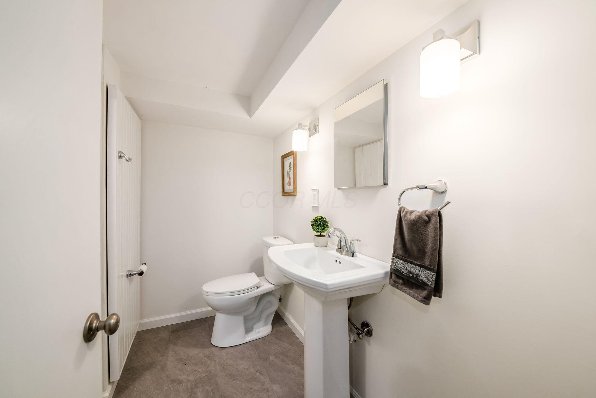 2228 Ridgeview Road Columbus, OH 43221 - Photo 30 of 51 Lower Level Full Bathroom