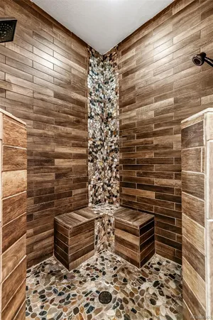 a bathroom with a toilet