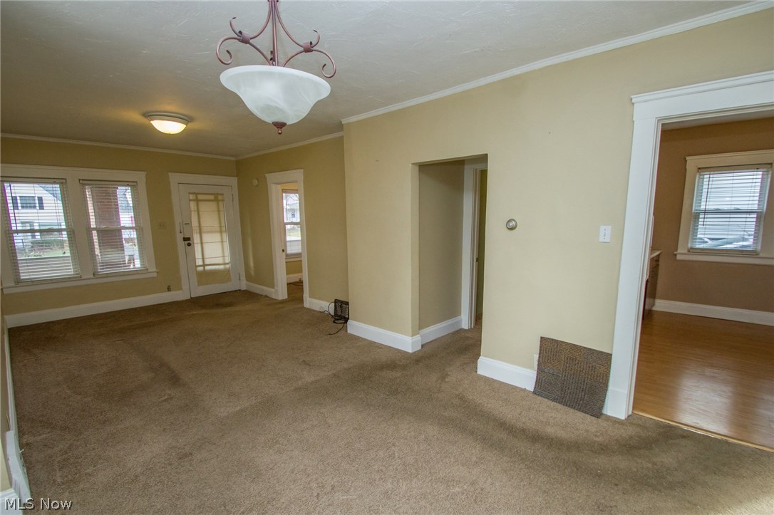 1605 Sheffield Road Cleveland, OH 44121 - Photo 2 of 18