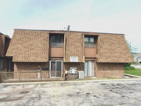 $145,000 | 12739 South Kenneth Avenue, Unit L, Alsip, IL 60803