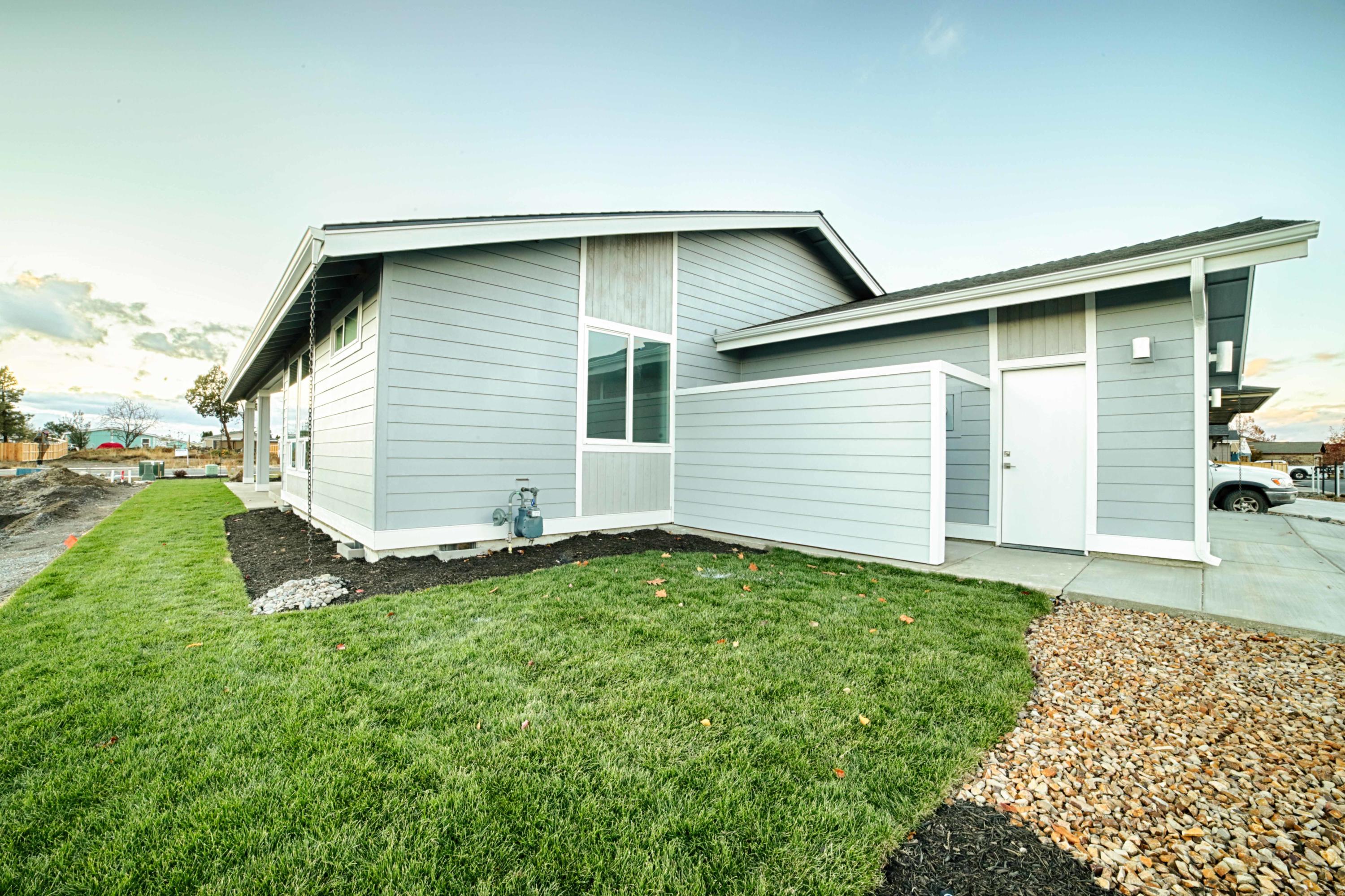 708 Northwest Rimrock Drive Redmond, OR 97756 - Photo 4 of 29 708 NW Rimrock4