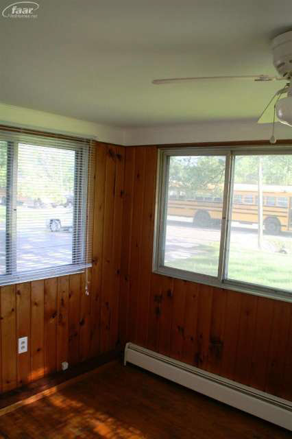 2188 South Dye Road Flint, MI 48532 - Photo 17 of 49 20402383-16.JPG