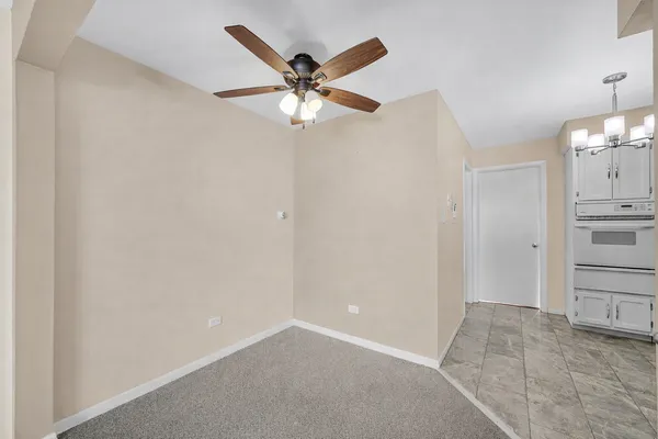 $128,000 | 12 North King Arthur Court, Unit 11, Melrose Park, IL 60164