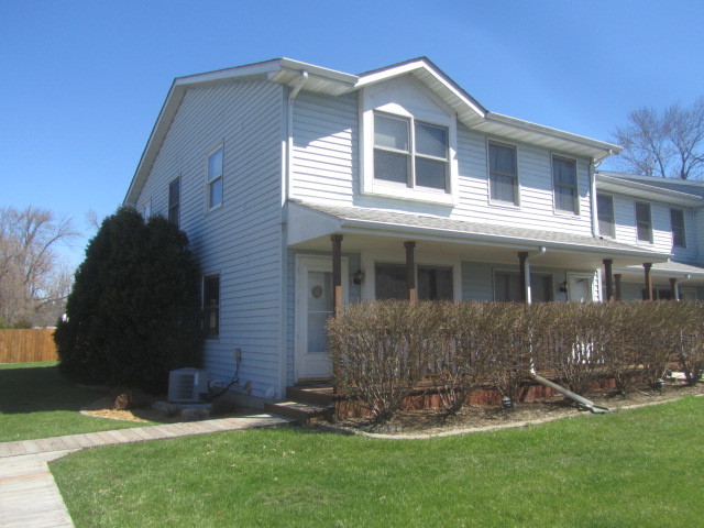 25696 Raska Lane Lake Villa, IL 60046 - Photo 1 of 27 a front view of a house with a yard