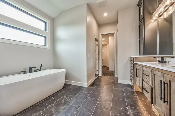 $1,025,190 | 9718 West 176th Terrace, Overland Park, KS 66013