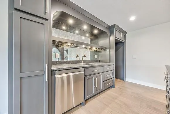 $1,025,190 | 9718 West 176th Terrace, Overland Park, KS 66013