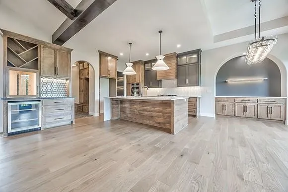 $1,025,190 | 9718 West 176th Terrace, Overland Park, KS 66013