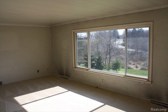 3303 Bigelow Road Howell, MI 48855 - Photo 16 of 19 3303 Living room.JPG